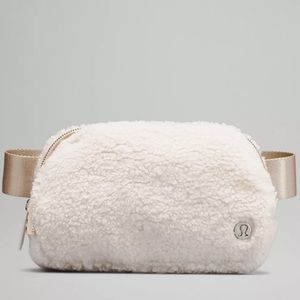 Lululemon Everywhere Natural Ivory/Trench Fleece Belt Bag